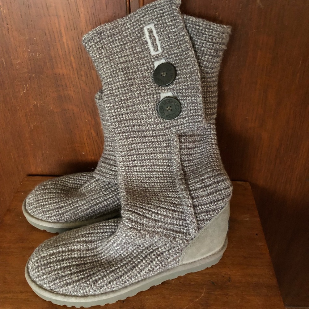 UGG Australia Tall Gray Knit Boots size 7us NWOT